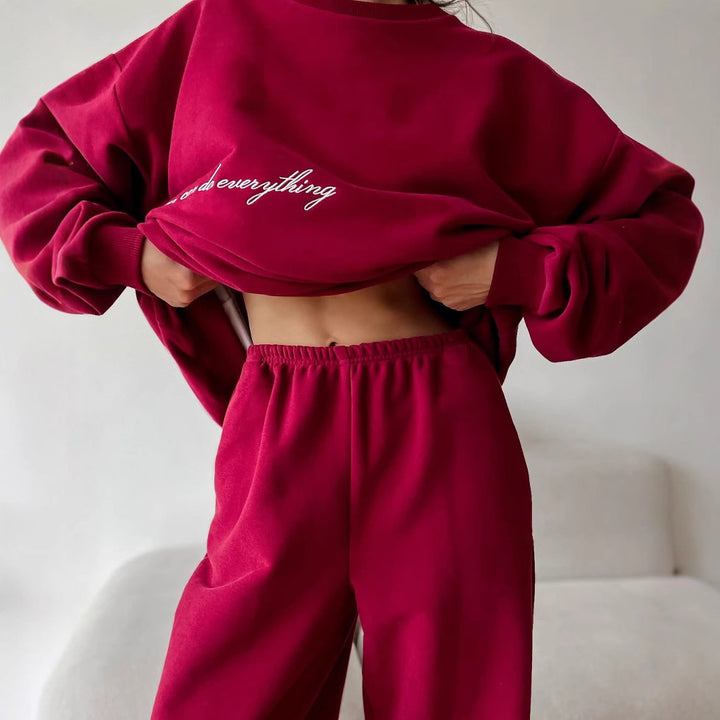 Women's Oversized Sweatshirt and high-waisted Jogging Pants Loungewear Set made of soft Cotton Fleece with elastic waistband Mune Fashion