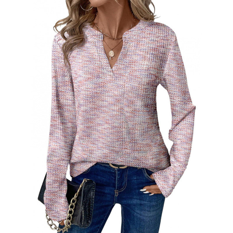 Ladies fine knit pullover with V-slit and casual silhouette Mune Fashion