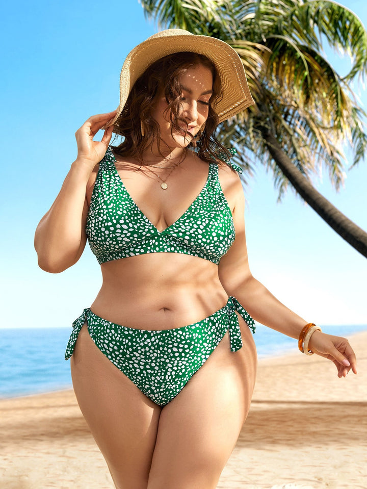 Women Triangle Bikini Set with Playful Knot Design Mune Fashion