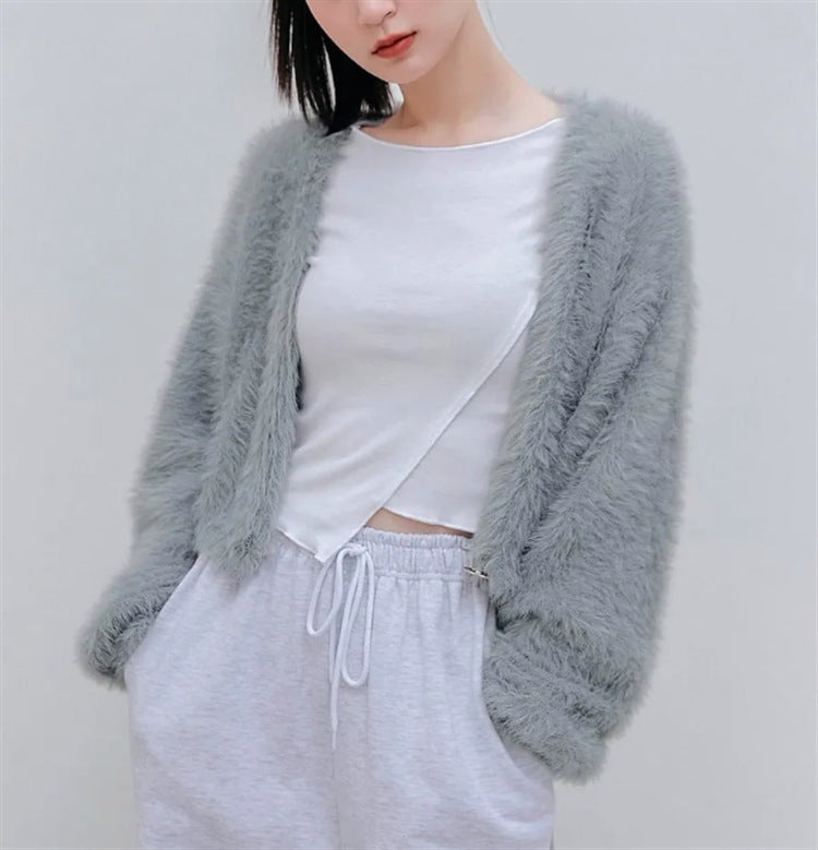 Women's Short Fluffy Faux Fur Cardigan with Open Cut and Raglan Sleeves Mune Fashion