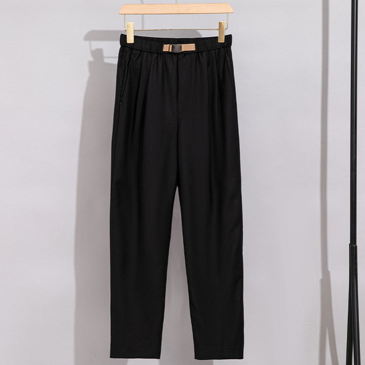 Ladies lightweight fabric trousers with elastic waistband, pleats and straight leg Mune Fashion