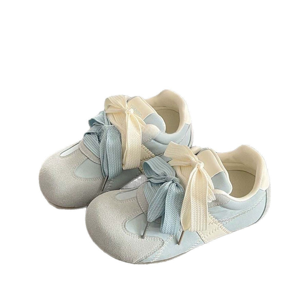 Women's fashionable sneakers with particularly soft upper material and adjustable Velcro closure Mune Fashion