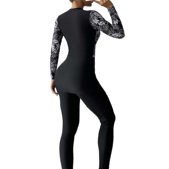Ladies' Sporty Rashguard with figure-flattering design Mune Fashion