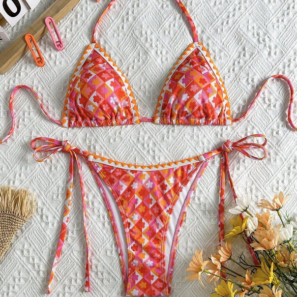 Ladies triangle bikini with playful check pattern and elegant straps Mune Fashion