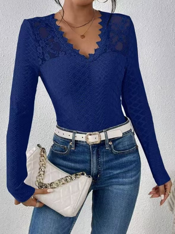 Ladies form-fitting lace long-sleeve shirt with jagged V-neck Mune Fashion