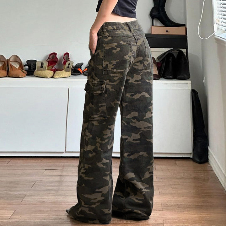 Women's loose Cargo Pants with Camouflage Print, high waist and multiple patch side pockets Mune Fashion