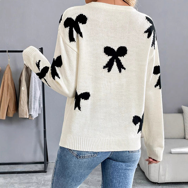 Women's Knitted Crew Neck Sweater with Bow Jacquard and Relaxed Fit Mune Fashion