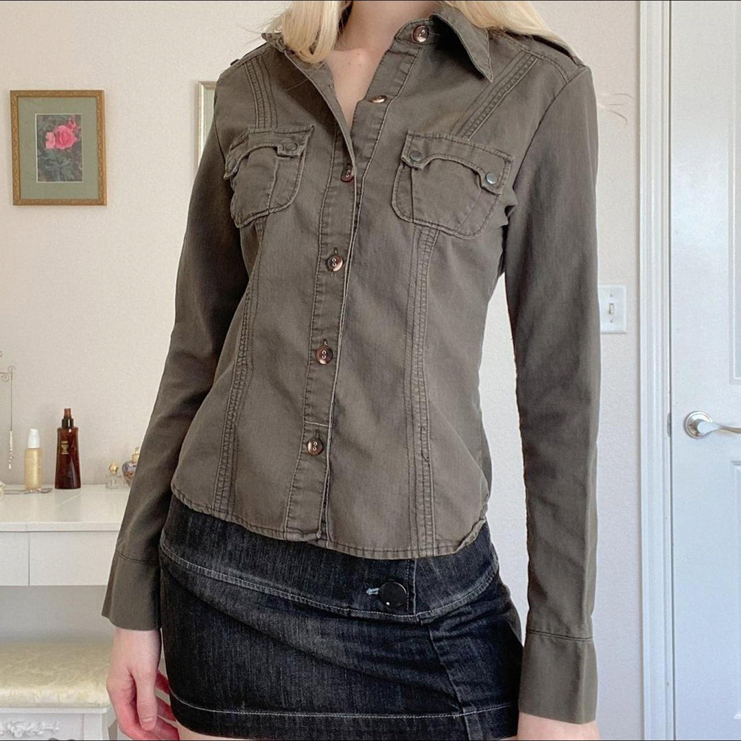 Women's tailored shirt jacket with chest pockets and distinctive seam design Mune Fashion