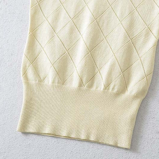Women's Sleeveless Fine Knit Vest with Stand-Up Collar and Tailored Diamond Pattern Mune Fashion