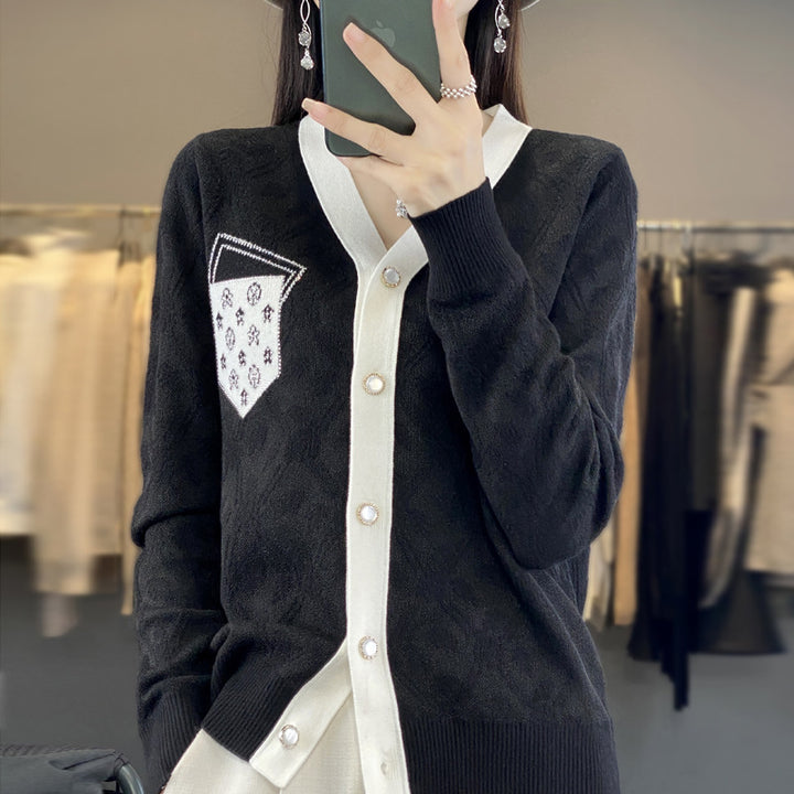 Women's Short-Cut V-Neck Cardigan with Pearlescent Buttons and Contrasted Breast Pocket Mune Fashion
