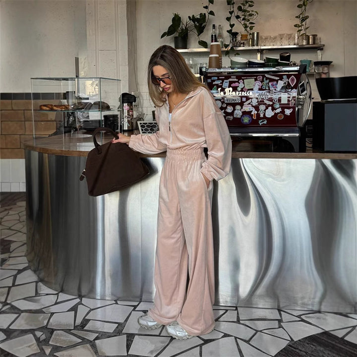 Women's velvet jumpsuit with wide leg, elastic waistband, and stand collar Mune Fashion