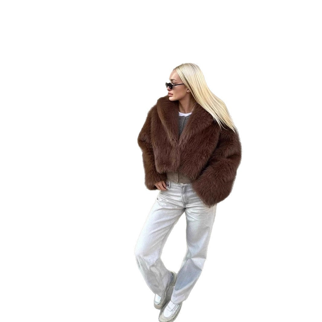 Women short jacket made of vegan high-pile faux fur with generous shawl collar Mune Fashion