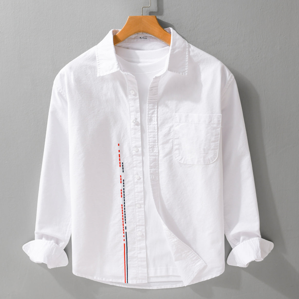 Men's shirt in relaxed fit with chest pocket and side decorative embroidery Mune Fashion