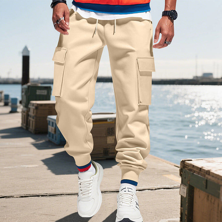 Men's cargo sweatpants with elastic waistband, drawstring, patch flap pockets & ribbed cuffs Mune Fashion