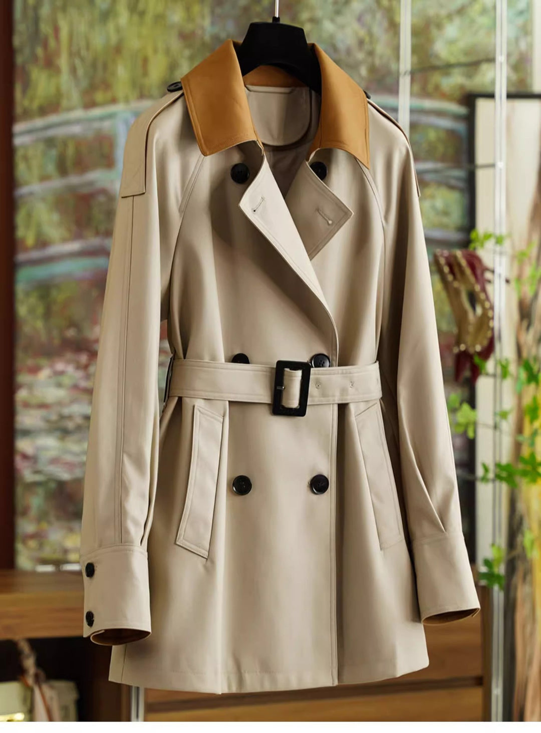 Women's elegantly tailored trench coat with a belted waist Mune Fashion