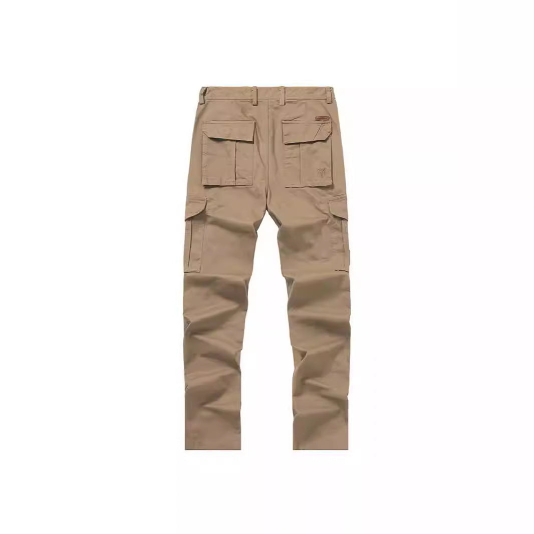 Men's cargo pants in slim-straight cut with multiple pockets and reinforced knees Mune Fashion