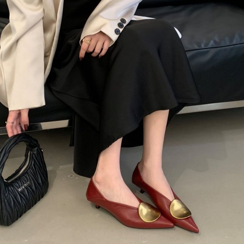 Women's pointed metallic slippers with discreet wedge heel and applied decorative vamp Mune Fashion