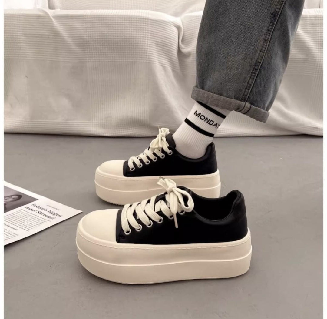 Ladies sneaker with fashionable platform sole Mune Fashion