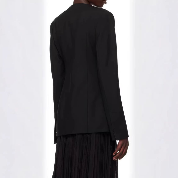 Women's tailored single-breasted blazer with round neck, concealed button placket and flap pockets Mune Fashion