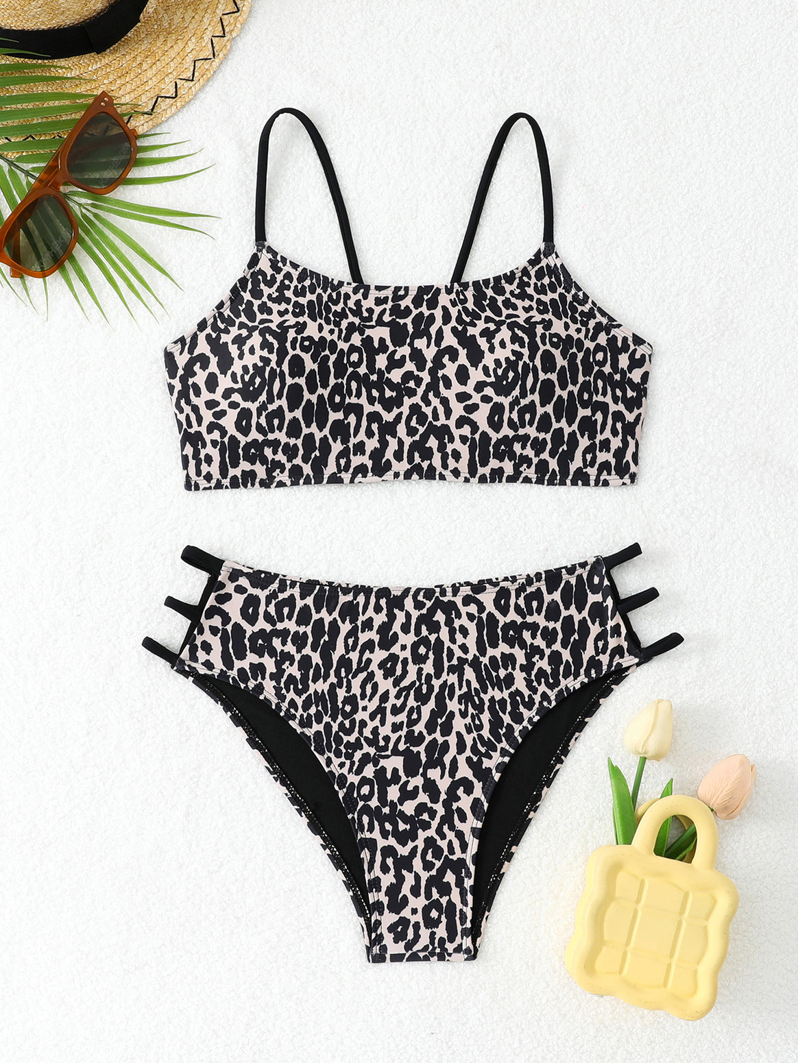 Women's bikini set with innovative strap details and fashionable leopard pattern Mune Fashion
