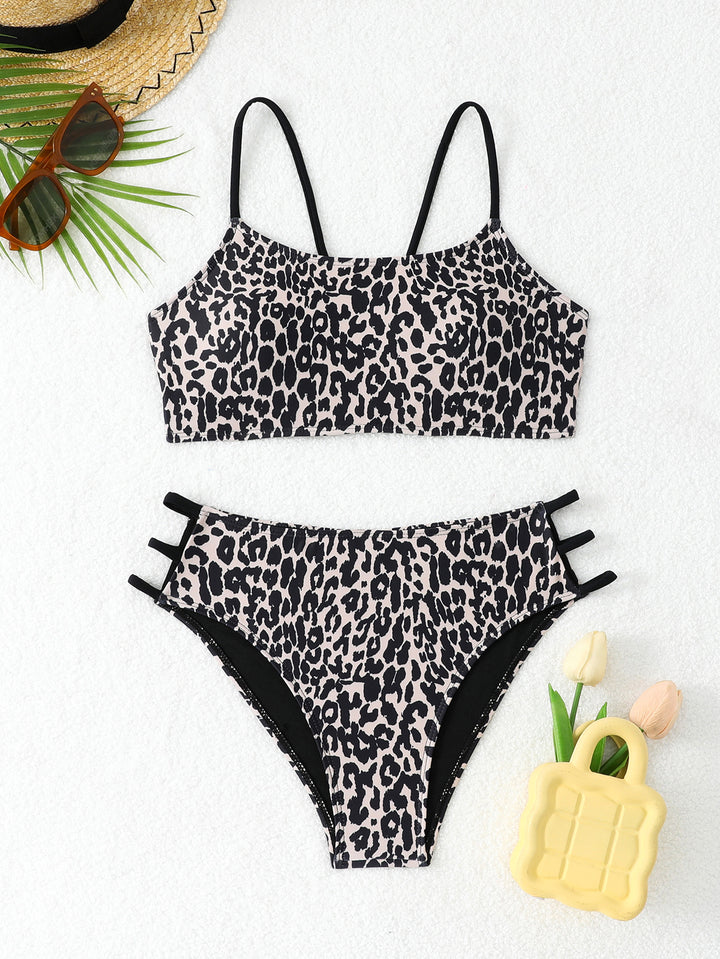 Women's bikini set with innovative strap details and fashionable leopard pattern Mune Fashion