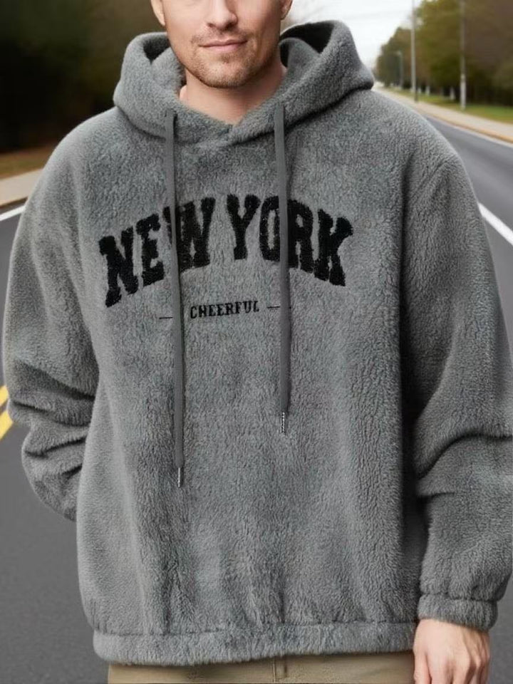 Men's cozy fleece hoodie with relief logo, drawstring and kangaroo pocket Mune Fashion