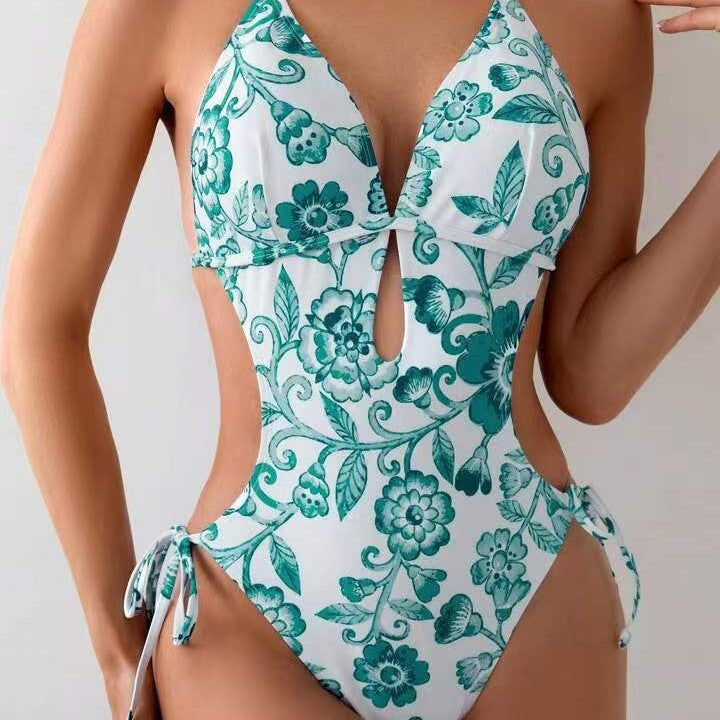 Ladies full-coverage bikini with playful floral design Mune Fashion
