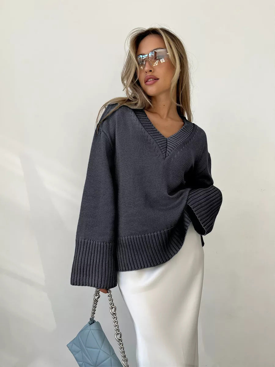 Women’s oversized fine knit sweater with deep V-neckline, ribbed cuffs and loose silhouette Mune Fashion