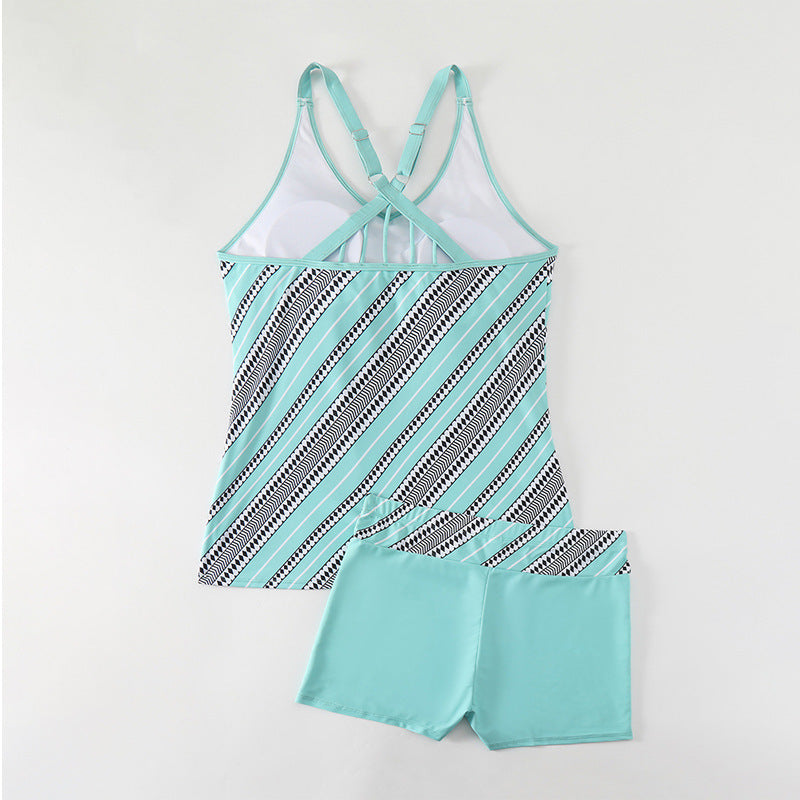 Women's Sporty Swimsuit Set with Cross Straps and Dynamic Design Mune Fashion