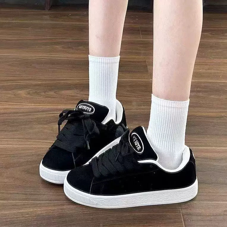 Women fashionable sneakers with luxurious suede and comfortable cushioning Mune Fashion