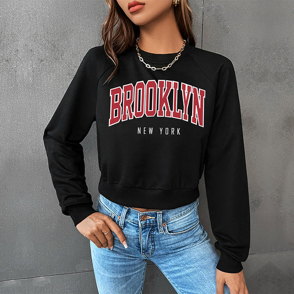 Women Cropped College Sweatshirt with Round Neckline, Raglan Sleeves and Brooklyn Print Mune Fashion