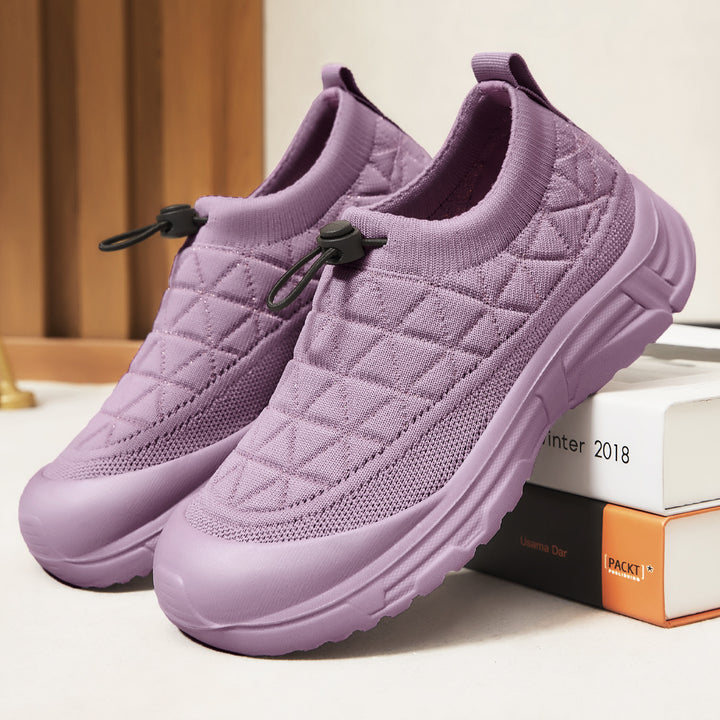 Women's quilted slip-on winter half shoe with quick-lock lace, elastic shaft, and non-slip profile outsole Mune Fashion
