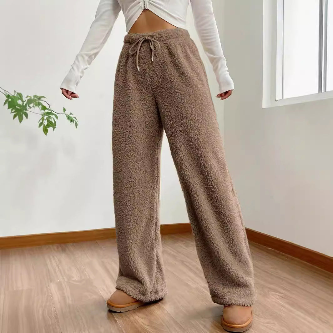 Ladies Cozy Fleece Pants with Wide Cut Mune
