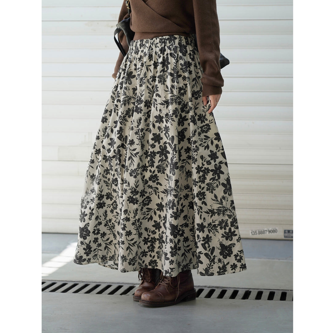 Women's Wide Midi Skirt with Gathered Waistband and Floral Pattern Mune Fashion