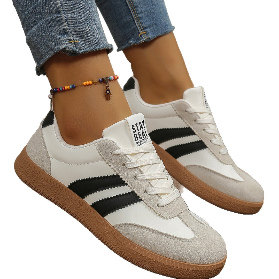 Women's Retro Sneaker with rubber sole, velour details and prominent side stripes Mune Fashion