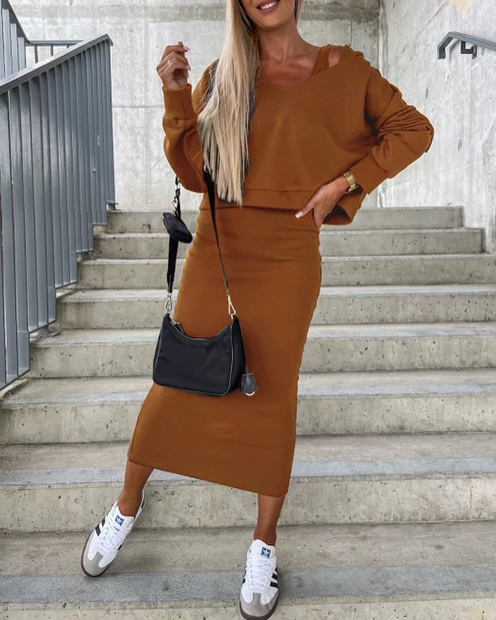 Women's Casual Set Cropped Sweatshirt with Cut-Out Straps and High-Waist Midi Skirt made of Stretch Fleece Mune Fashion