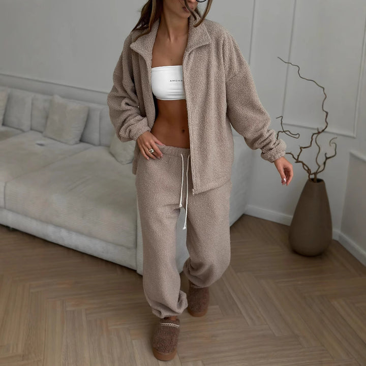 Women's oversized teddy fleece loungewear set with zip jacket and joggers Mune Fashion