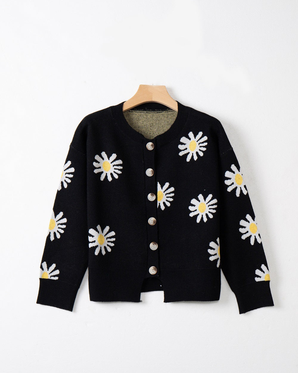 Women's Oversize Knit Cardigan with Flower Appliqué, Mother-of-Pearl Buttons and Wave Hem Mune Fashion