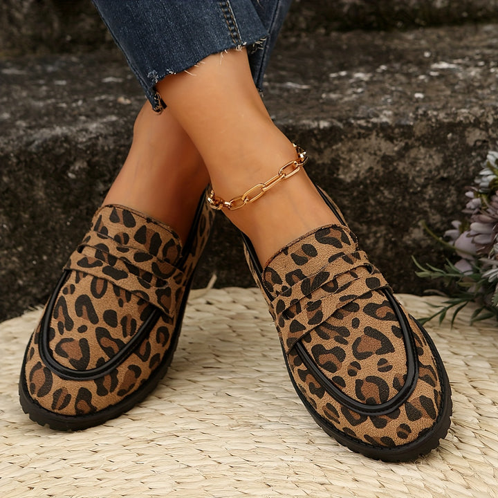 Women's perforated comfort loafers with gold-colored decorative buckle, wavy vamp and contoured memory foam insole Mune Fashion