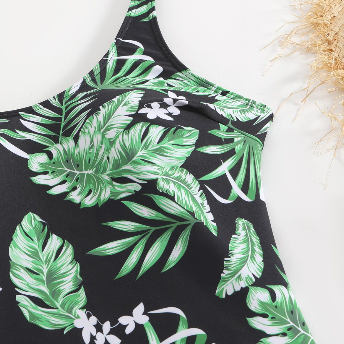 Women's swimsuit with floral pattern and fashionable short design Mune Fashion