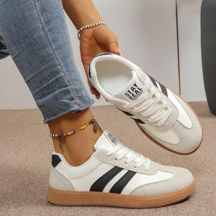 Women's Retro Sneaker with rubber sole, velour details and prominent side stripes Mune Fashion