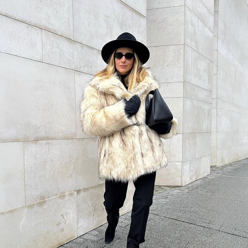 Women short coat made of faux fur with waist belt and voluminous shawl collar Mune Fashion