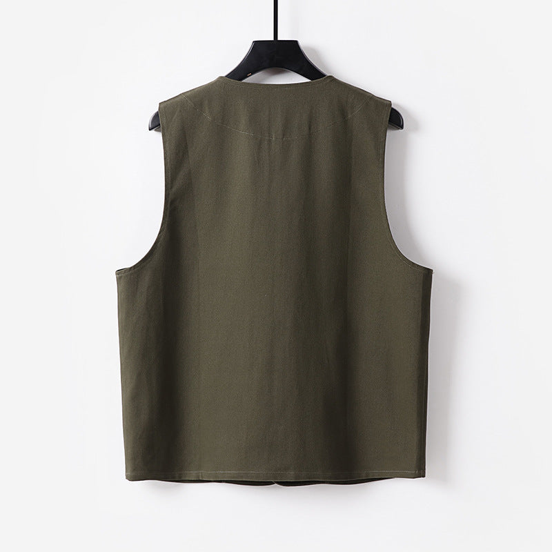 Men's utility vest with V-neck, button placket, and applied flap pockets Mune Fashion
