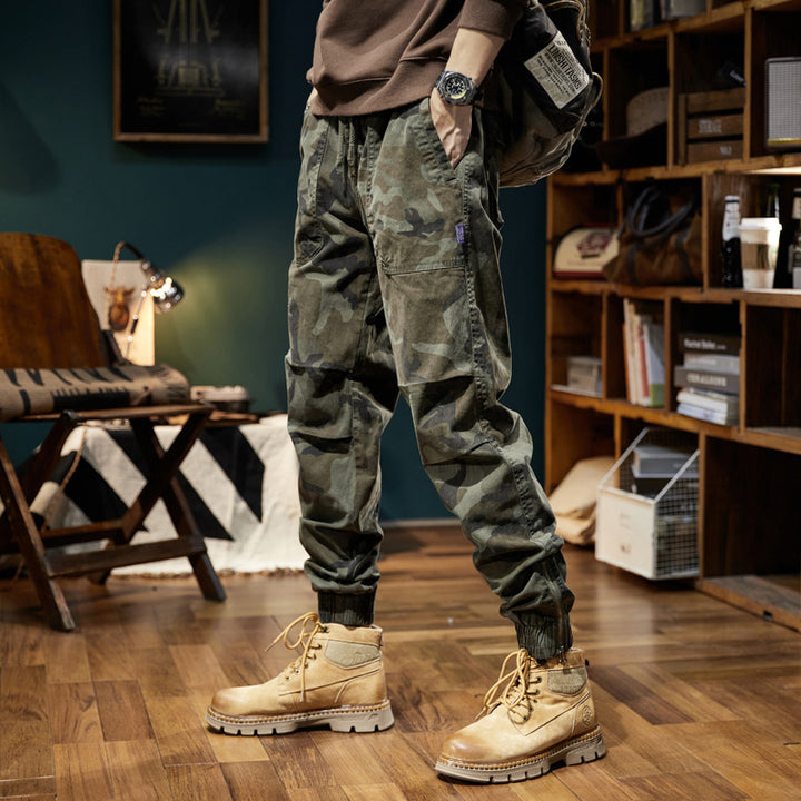 Herren Camouflage-Cargo-Jogginghose mit Tunnelzug, Knieabnähern und geripptem Knöchelabschluss Mune Fashion