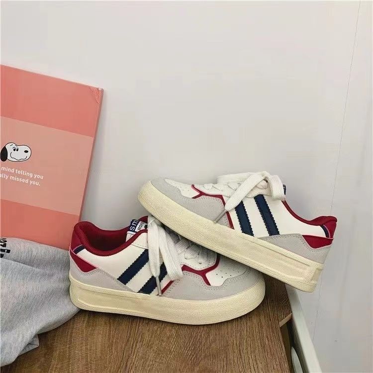 Women's Sporty Sneakers with Reflective Details Mune Fashion