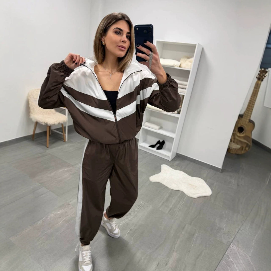 Women's retro nylon tracksuit with hooded zip jacket and wide high-waisted trousers Mune Fashion