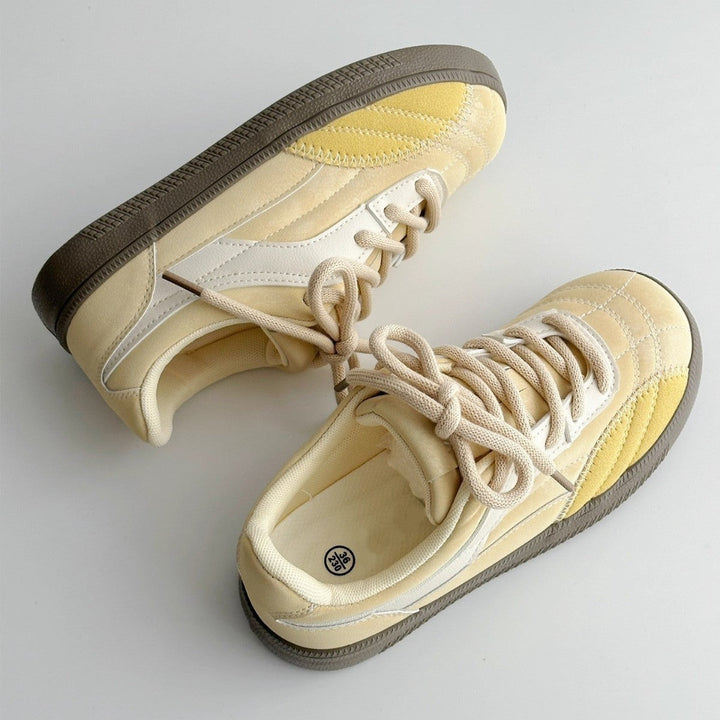 Women's sneakers with soft upper material and trendy color accents Mune Fashion