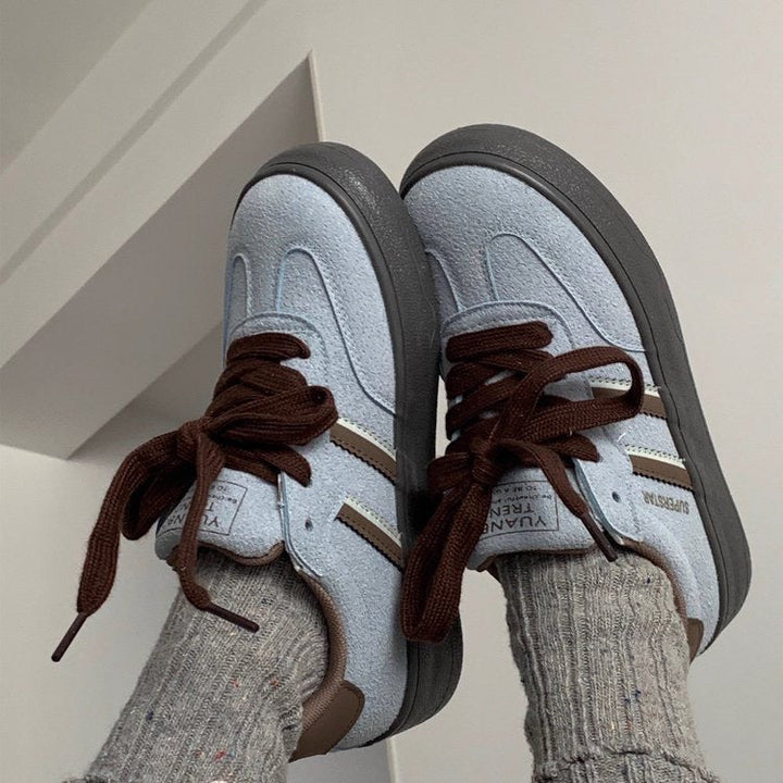 Women's sneakers with comfortable lacing and cushioning sole Mune Fashion