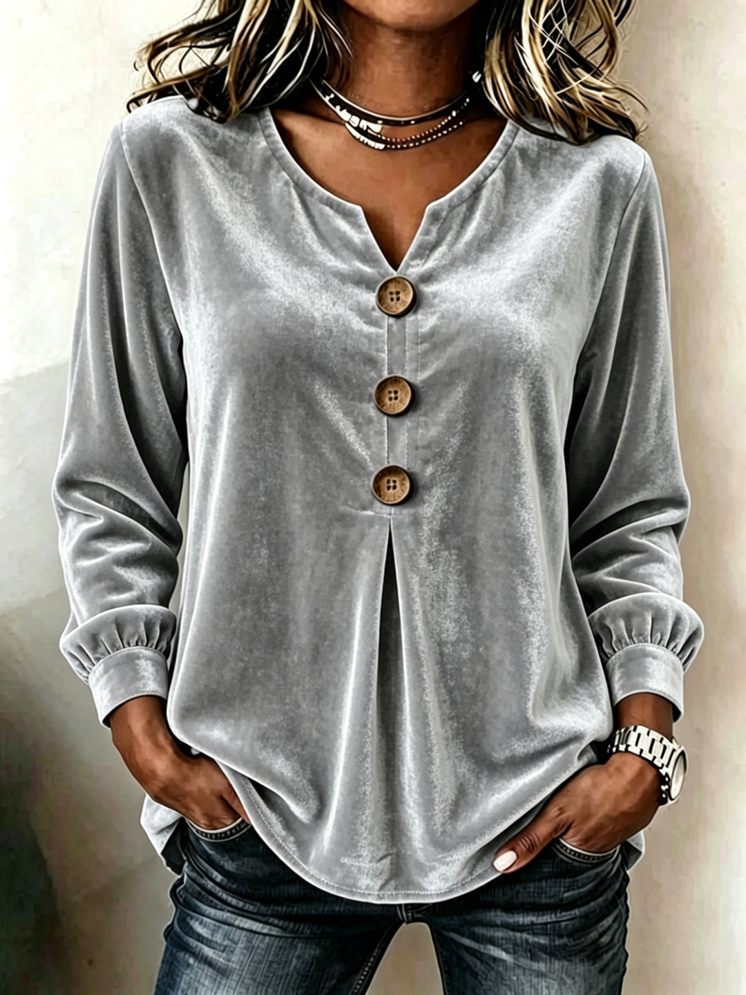Ladies Elegant and Comfortable Velvet Blouse Mune Fashion