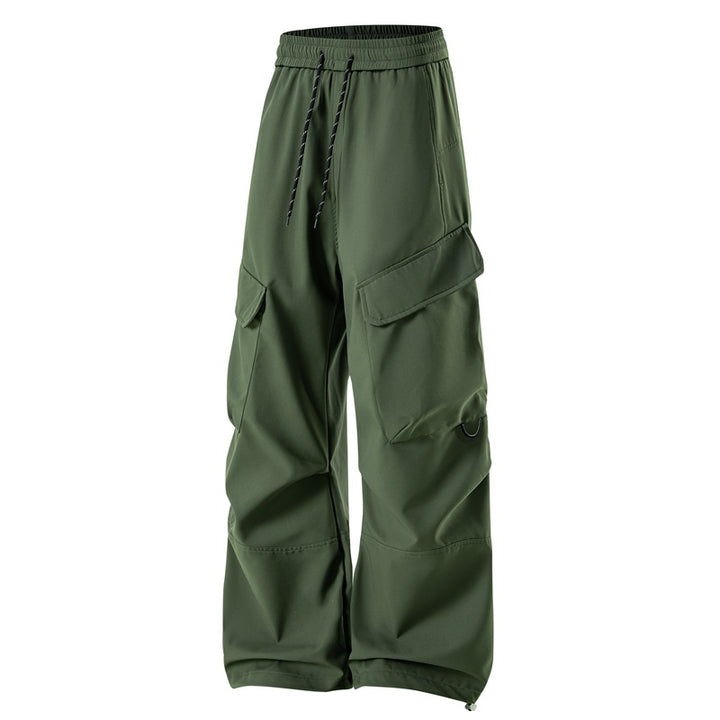 Men's cargo pants with a casual cut and practical pockets